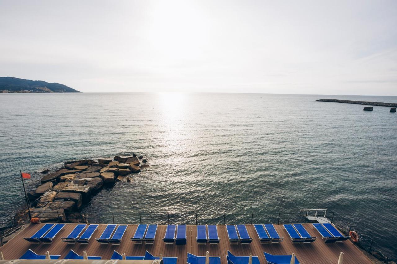 Hotel Arc En Ciel Diano Marina Kültér fotó
