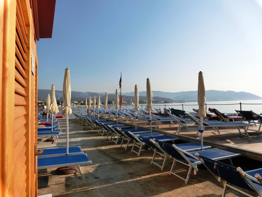 Hotel Arc En Ciel Diano Marina Kültér fotó