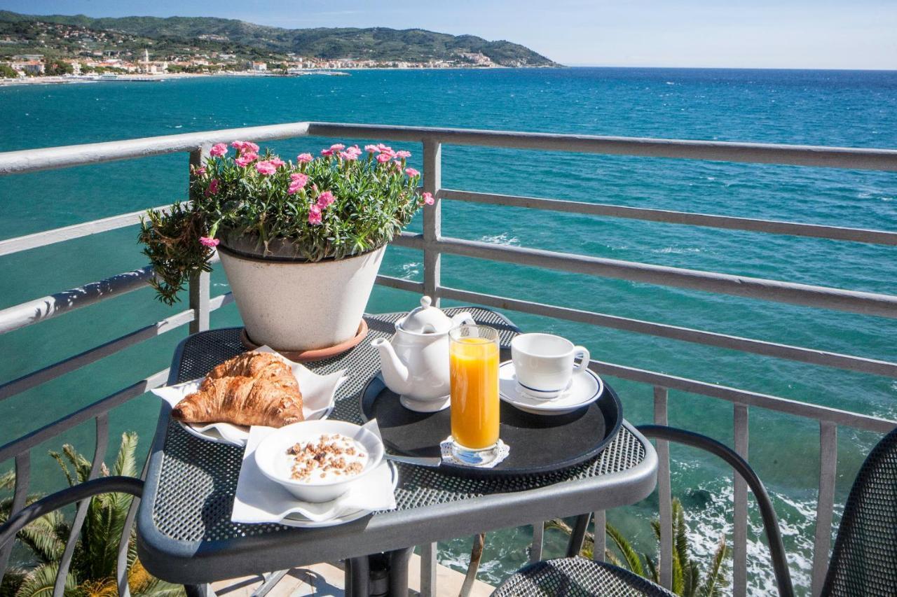 Hotel Arc En Ciel Diano Marina Kültér fotó