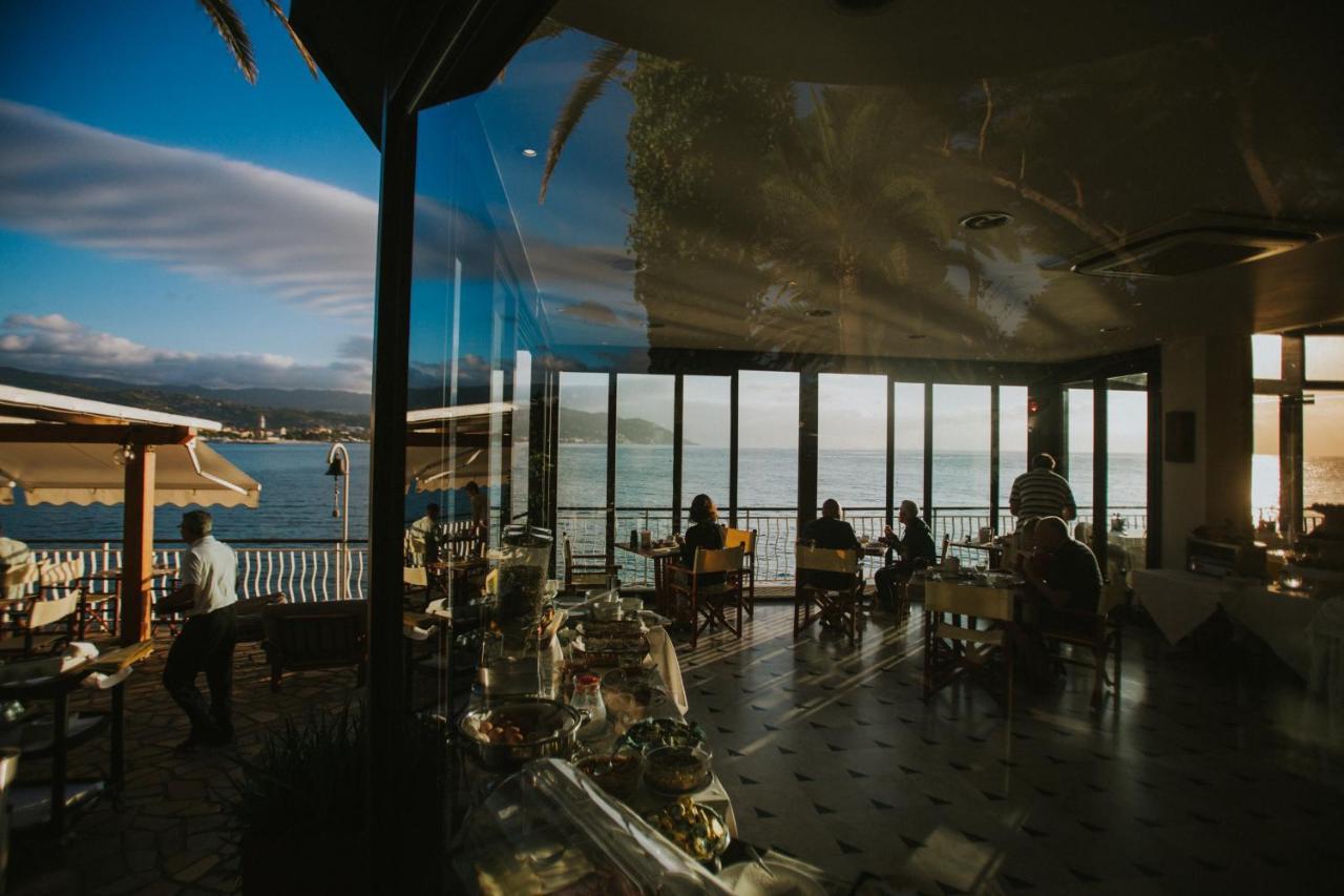 Hotel Arc En Ciel Diano Marina Kültér fotó